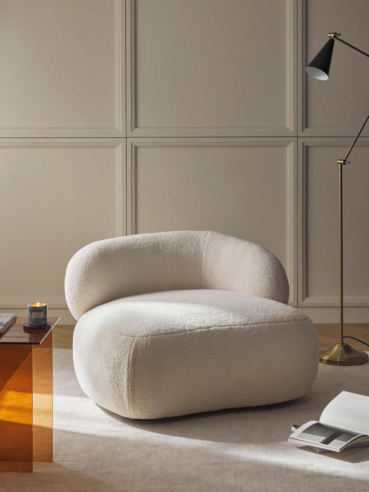 Draggery Alba Lounge Chair with Teddy Fur Cover