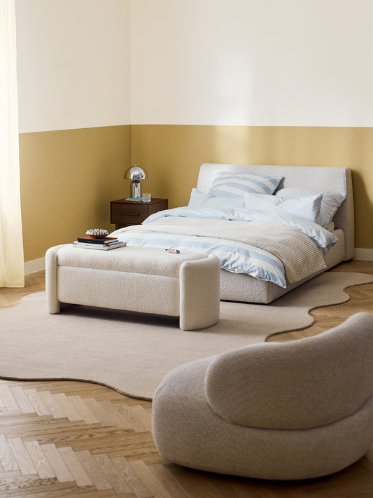 Draggery Cloud Bed with Bouclé Upholstery
