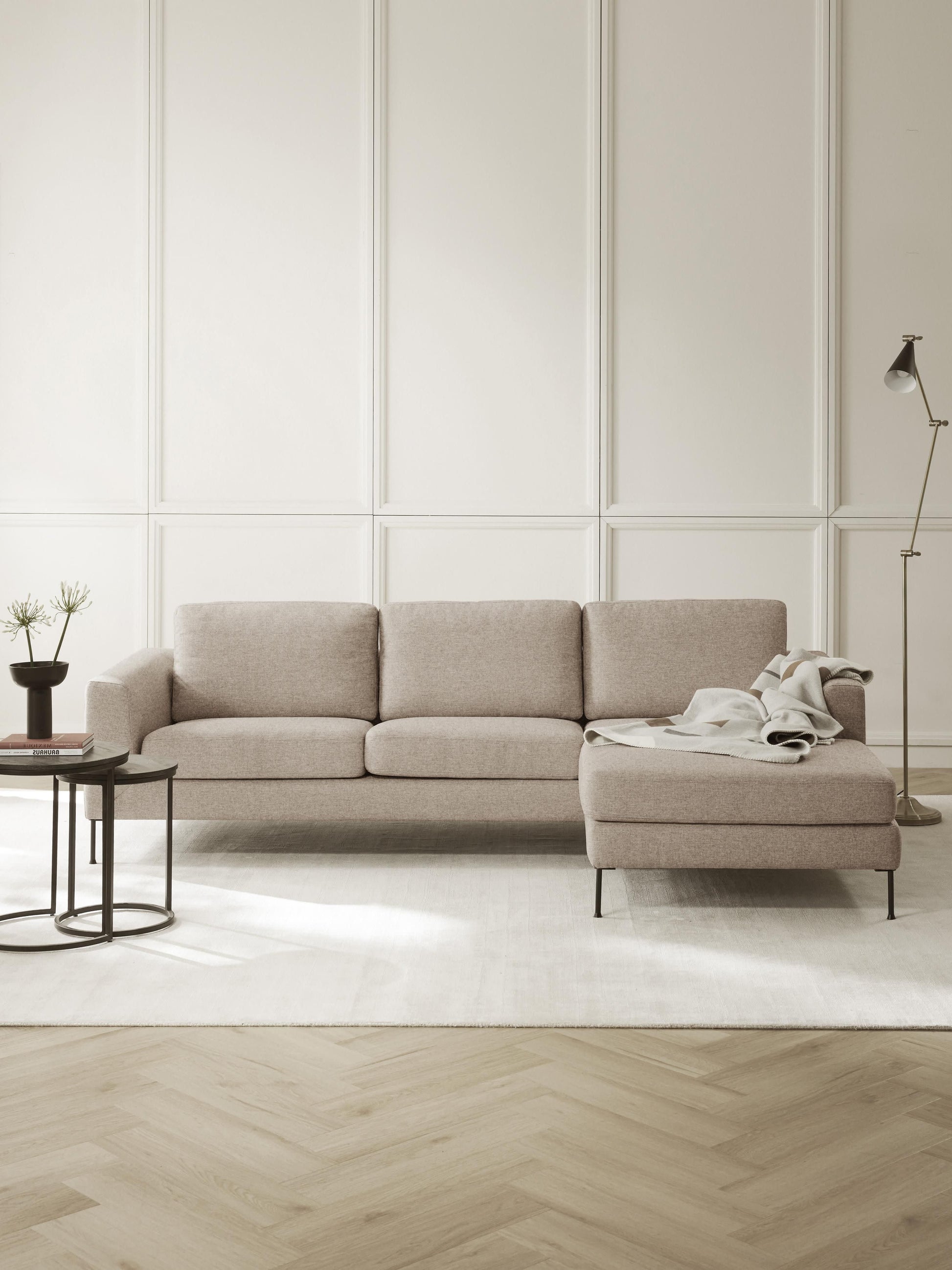 Draggery Cucita Corner Sofa: 3-Seater