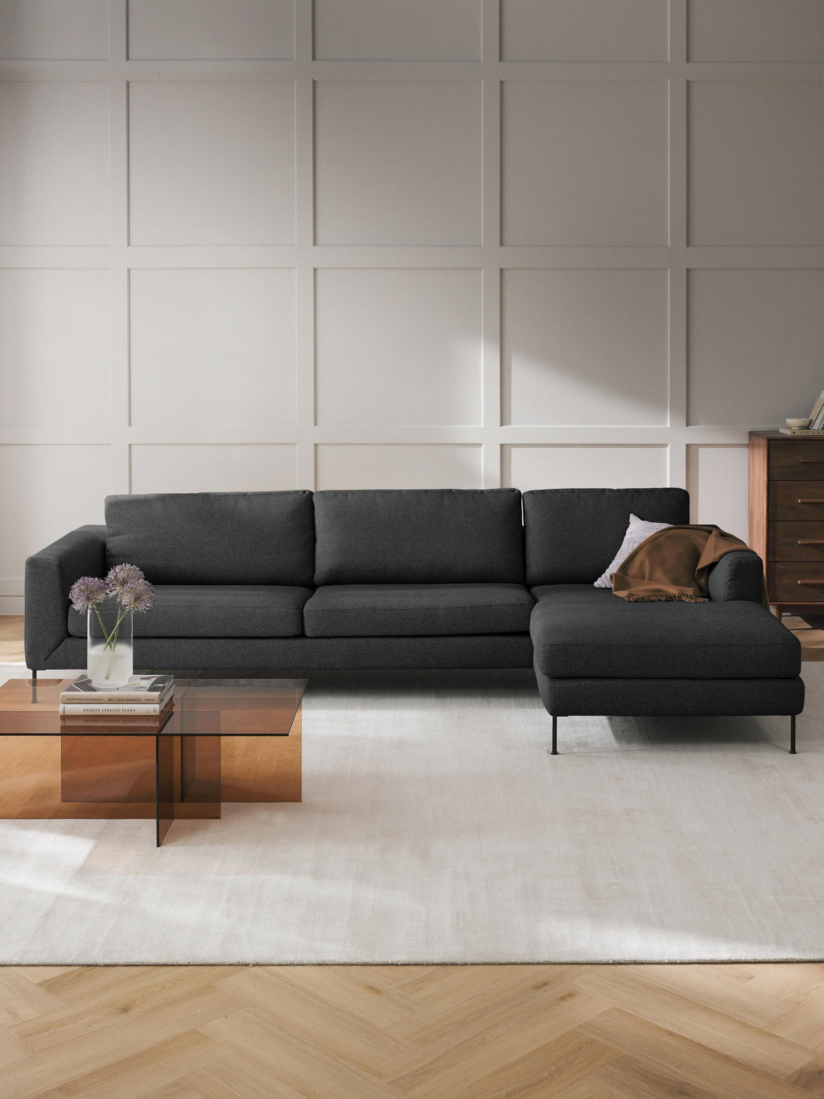Draggery Cucita Corner Sofa: 4-Seater