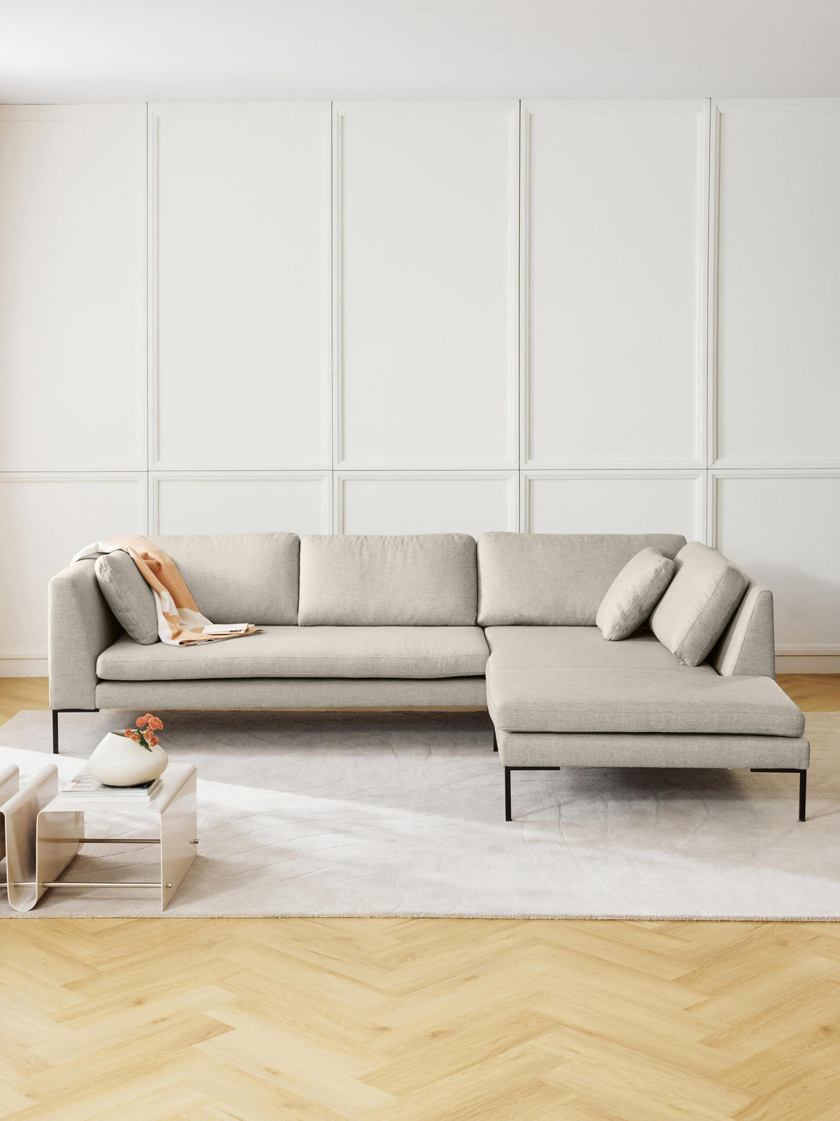 Draggery Emma Corner Sofa: Metal Legs