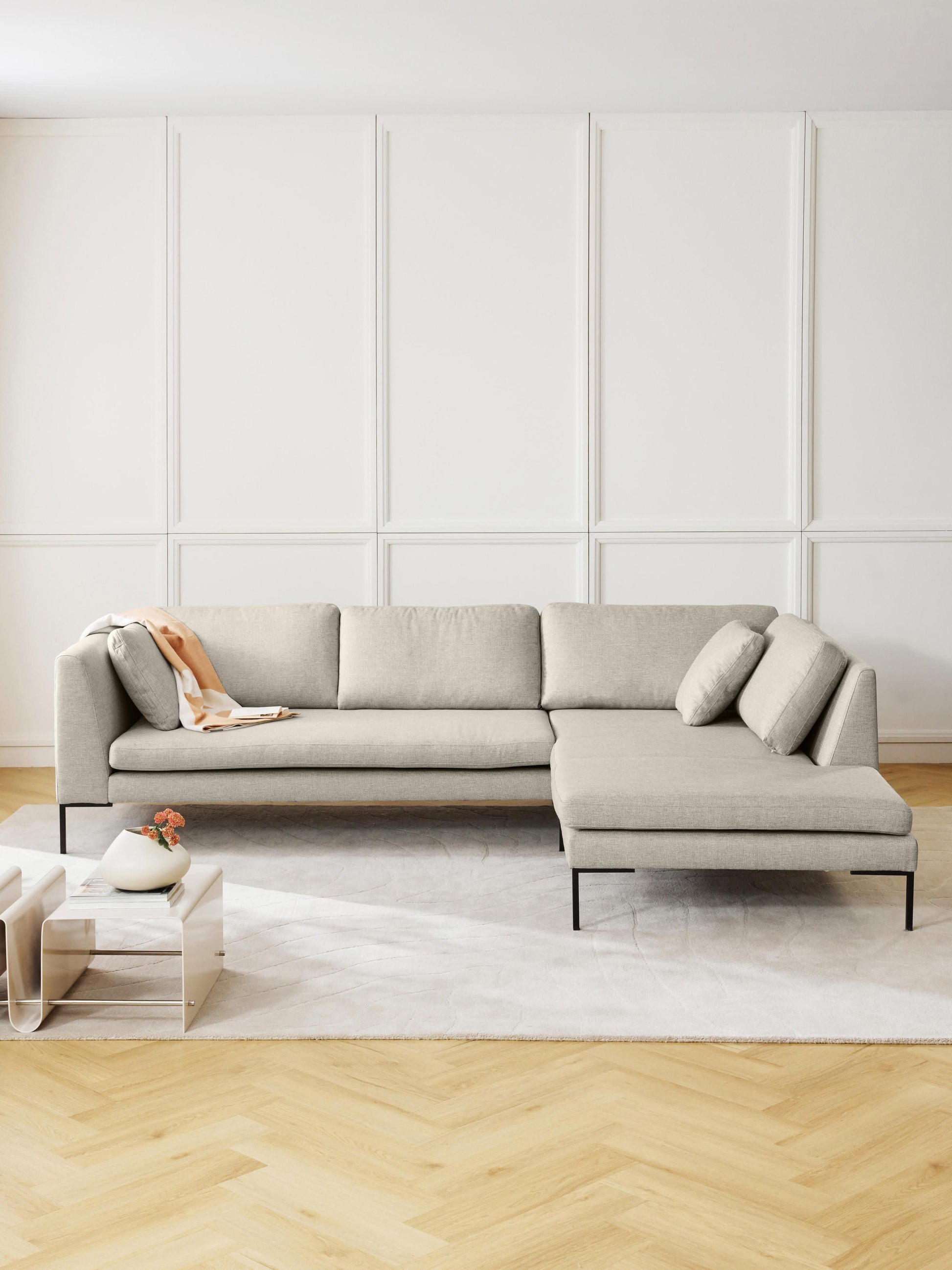 Draggery Emma Corner Sofa: Metal Legs