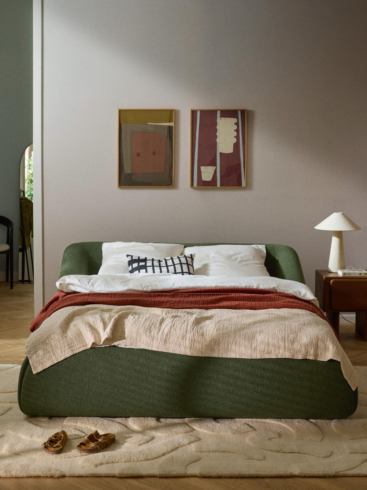 Draggery Sofia Bed with Bouclé Upholstery