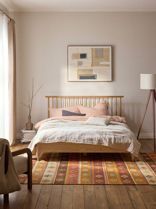 Draggery Windsor Bed, Wooden, with Pine Headboard